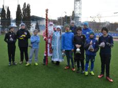 Клуб поздравил юных футболистов «Мастер-класс» с наступающим Новым годом!