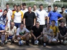 04.06.2011 Болельщики играют в футбол